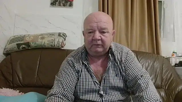 Snapshot of fullballs6 chatting on 26, 11, 2025 fullballs6 online show from 26, 11, 2025