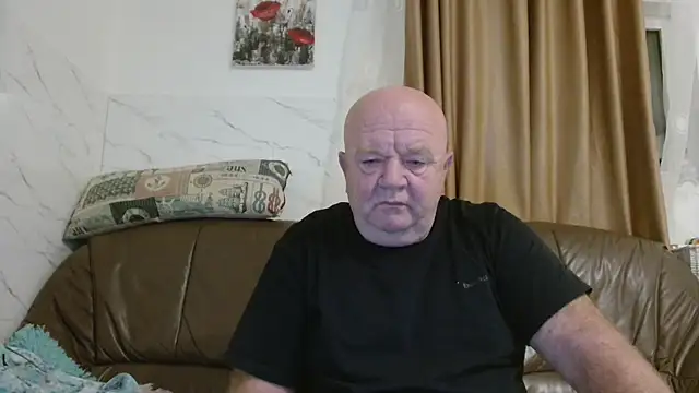 Snapshot of fullballs6 chatting on 2, 12, 2025 fullballs6 online show from 2, 12, 2025