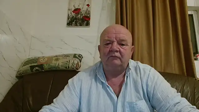 Snapshot of fullballs6 chatting on 15, 12, 2025 fullballs6 online show from 15, 12, 2025