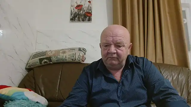 Snapshot of fullballs6 chatting on 23, 12, 2025 fullballs6 online show from 23, 12, 2025