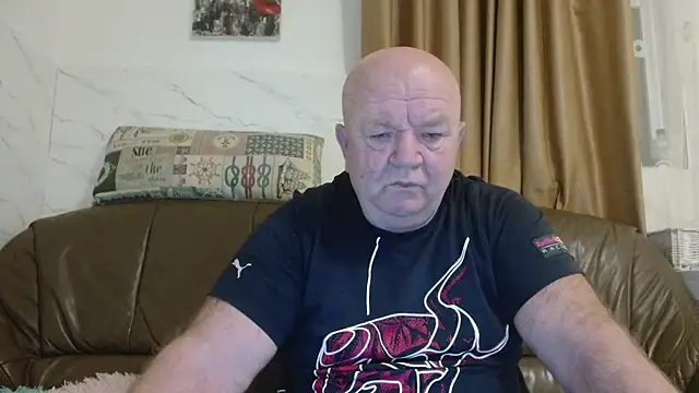 Snapshot of fullballs6 chatting on 7, 1, 2026 fullballs6 online show from 7, 1, 2026