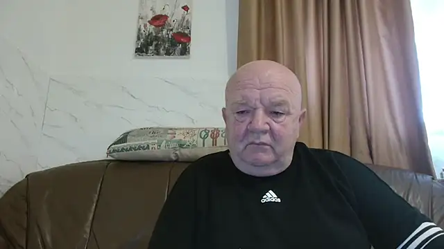 Snapshot of fullballs6 chatting on 14, 1, 2026 fullballs6 online show from 14, 1, 2026