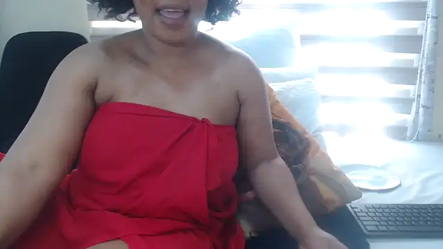 Snapshot of Foxybrownxx1 chatting on 29, 6, 2026 Foxybrownxx1 online show from 29, 6, 2026