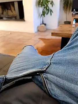 Snapshot of Kevoon991 chatting on 4, 3, 2025 Kevoon991 online show from 4, 3, 2025