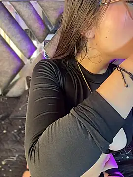 LylaLee111 online show from 3, 3, 2025