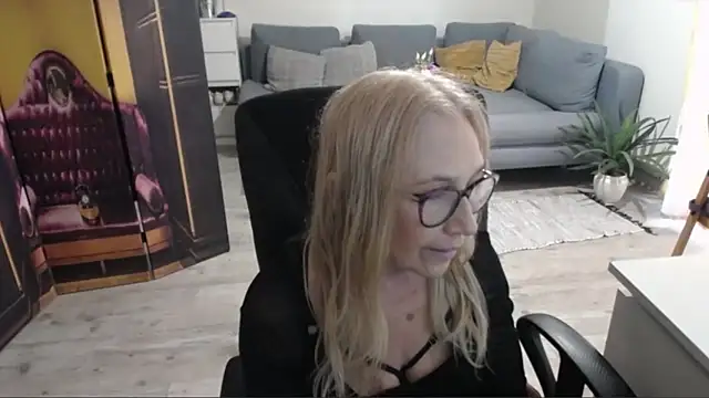 sofia xkiss online show from 29, 3, 2026