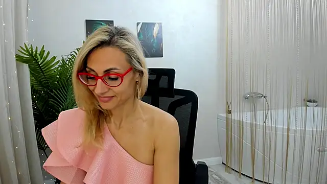 MuseOfStage online show from 2, 3, 2025