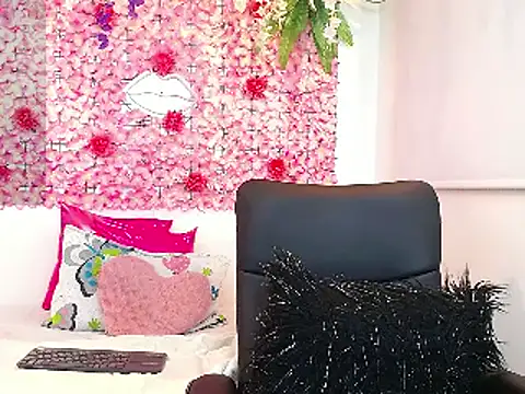 Snapshot of BLONDE_SEXYHOT chatting on 11, 1, 2025 BLONDE SEXYHOT online show from 11, 1, 2025