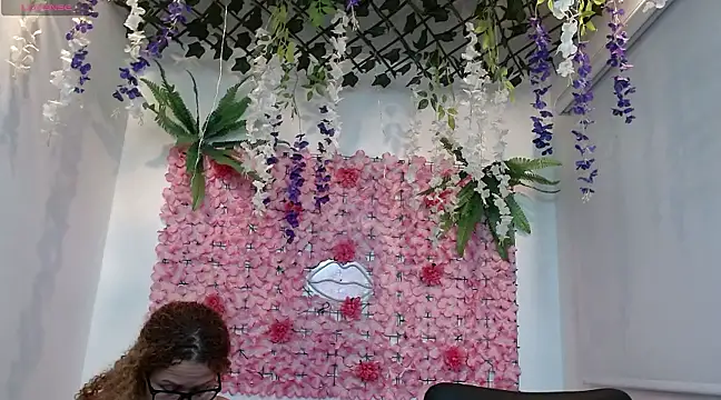 Snapshot of BLONDE_SEXYHOT chatting on 8, 2, 2025 BLONDE SEXYHOT online show from 8, 2, 2025