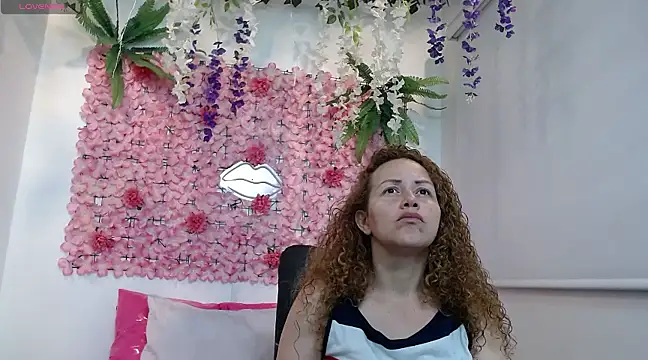 Snapshot of BLONDE_SEXYHOT chatting on 11, 2, 2025 BLONDE SEXYHOT online show from 11, 2, 2025