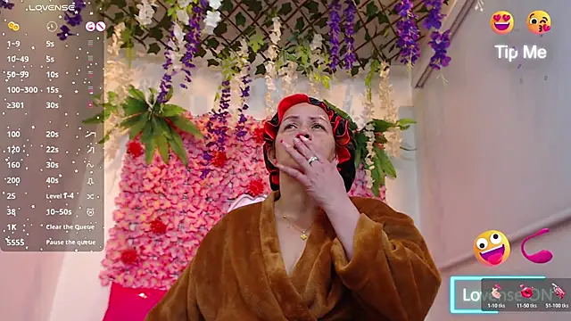 BLONDE SEXYHOT online show from 12, 1, 2026