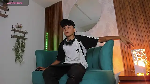 Austin Cardieff online show from 28, 1, 2025