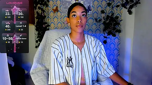 Snapshot of sasha_fox00 chatting on 3, 12, 2024 sasha fox00 online show from 3, 12, 2024