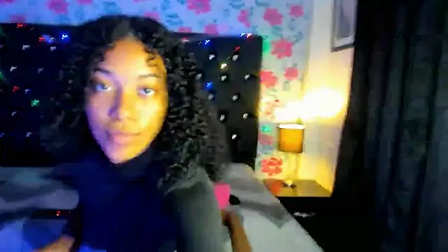 Snapshot of sasha_fox00 chatting on 4, 12, 2024 sasha fox00 online show from 4, 12, 2024
