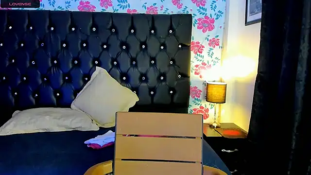Snapshot of sasha_fox00 chatting on 14, 12, 2024 sasha fox00 online show from 14, 12, 2024