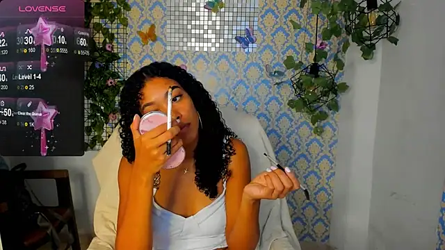Snapshot of sasha_fox00 chatting on 9, 1, 2025 sasha fox00 online show from 9, 1, 2025