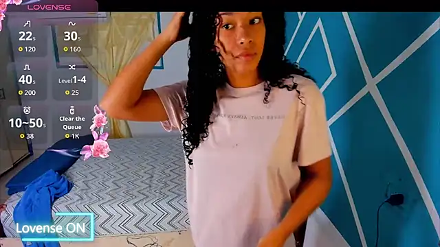 Snapshot of sasha_fox00 chatting on 27, 9, 2025 sasha fox00 online show from 27, 9, 2025