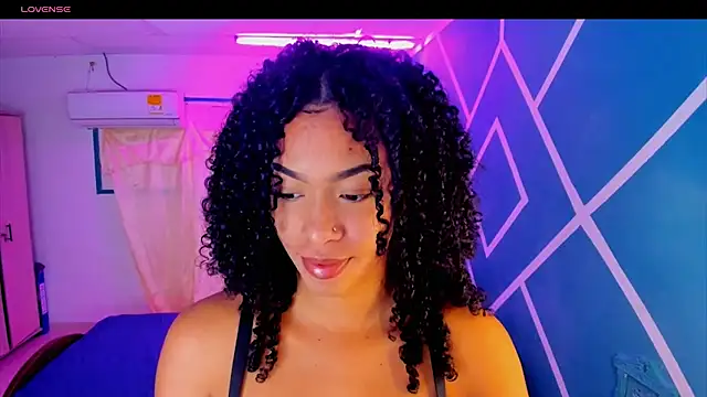 Snapshot of sasha_fox00 chatting on 2, 10, 2025 sasha fox00 online show from 2, 10, 2025