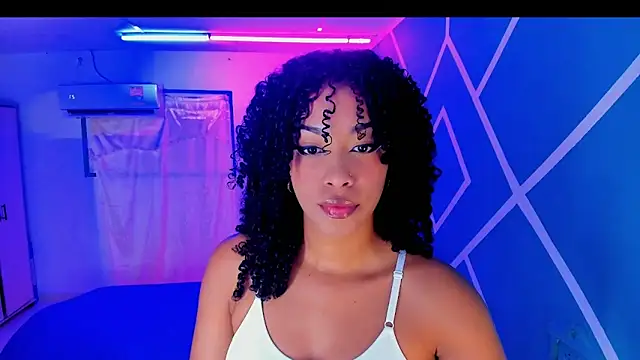 Snapshot of sasha_fox00 chatting on 5, 10, 2025 sasha fox00 online show from 5, 10, 2025