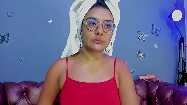 Kaira mosse online show from 25, 11, 2025