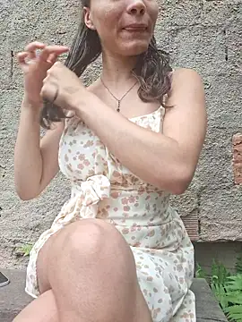 HelenHoltz online show from 23, 11, 2025