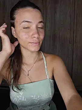 HelenHoltz online show from 17, 12, 2025