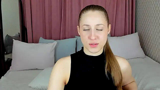 BritneyCruze online show from 12, 12, 2024