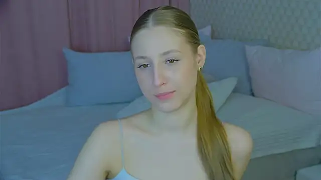 BritneyCruze online show from 13, 3, 2025