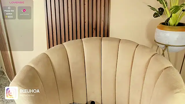 Snapshot of kenayfox chatting on 17, 1, 2025 kenayfox online show from 17, 1, 2025