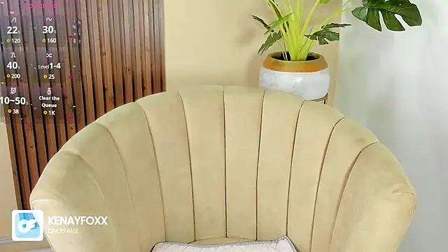 Snapshot of kenayfox chatting on 13, 2, 2025 kenayfox online show from 13, 2, 2025