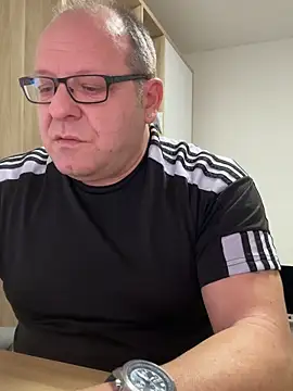 coupleLatinaLovers online show from 18, 2, 2026