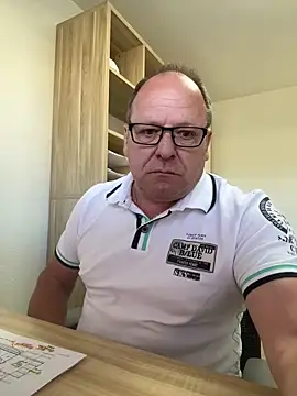 coupleLatinaLovers online show from 24, 4, 2026