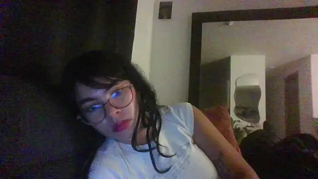 Snapshot of Kiri_Cutee chatting on 17, 2, 2025 Kiri Cutee online show from 17, 2, 2025