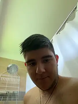 Snapshot of Yann_18 chatting on 26, 10, 2025 Yann 18 online show from 26, 10, 2025