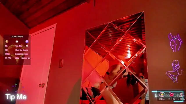 Snapshot of Alliemilky chatting on 28, 10, 2025 Alliemilky online show from 28, 10, 2025