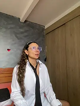 MafeeRoss online show from 4, 3, 2026