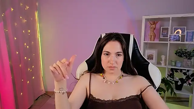 Snapshot of MelissaLovvv chatting on 7, 6, 2026 MelissaLovvv online show from 7, 6, 2026