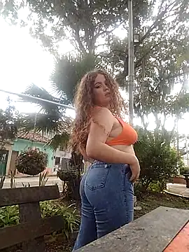 Snapshot of Mia_fooxx_ chatting on 1, 1, 2025 Mia fooxx online show from 1, 1, 2025