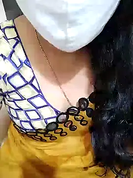 Snapshot of aliseanu chatting on 31, 12, 2024 aliseanu online show from 31, 12, 2024