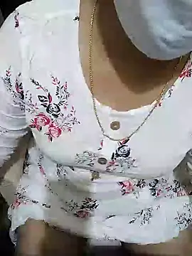 Snapshot of aliseanu chatting on 13, 1, 2025 aliseanu online show from 13, 1, 2025