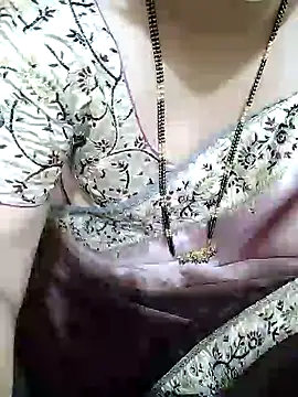 Snapshot of aliseanu chatting on 22, 1, 2025 aliseanu online show from 22, 1, 2025