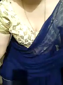 Snapshot of aliseanu chatting on 1, 2, 2025 aliseanu online show from 1, 2, 2025