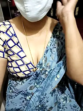 Snapshot of aliseanu chatting on 11, 3, 2025 aliseanu online show from 11, 3, 2025