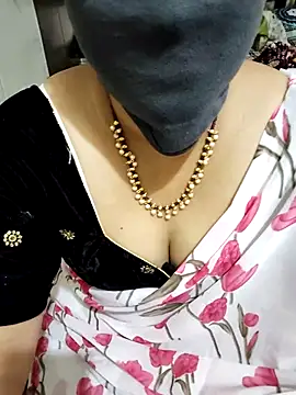 Snapshot of aliseanu chatting on 18, 3, 2025 aliseanu online show from 18, 3, 2025