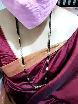 Snapshot of aliseanu chatting on 12, 10, 2025 aliseanu online show from 12, 10, 2025