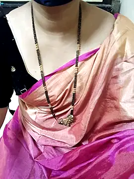 Snapshot of aliseanu chatting on 31, 10, 2025 aliseanu online show from 31, 10, 2025