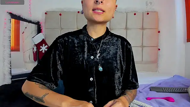 Snapshot of ZuryRamirez_ chatting on 19, 12, 2024 ZuryRamirez  online show from 19, 12, 2024