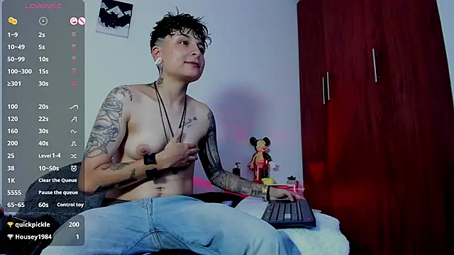 Snapshot of ZuryRamirez_ chatting on 6, 1, 2025 ZuryRamirez  online show from 6, 1, 2025