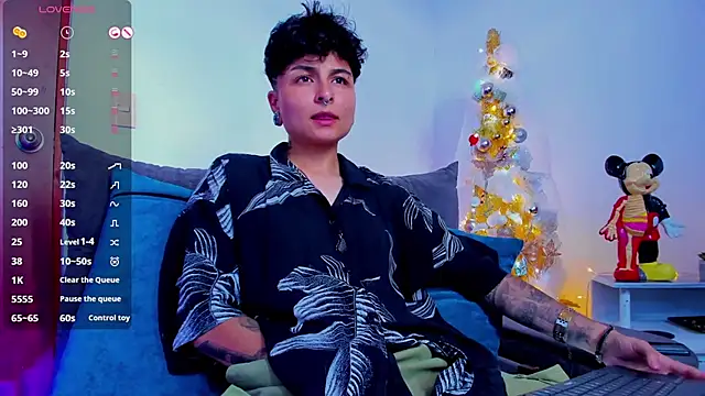 Snapshot of ZuryRamirez_ chatting on 8, 1, 2025 ZuryRamirez  online show from 8, 1, 2025