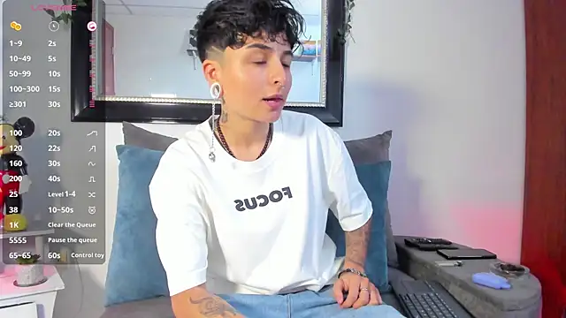 Snapshot of ZuryRamirez_ chatting on 9, 1, 2025 ZuryRamirez  online show from 9, 1, 2025